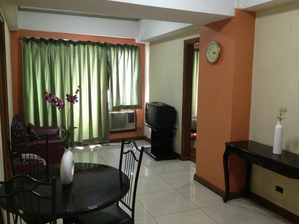 Mpt Suites Makati City Стая снимка