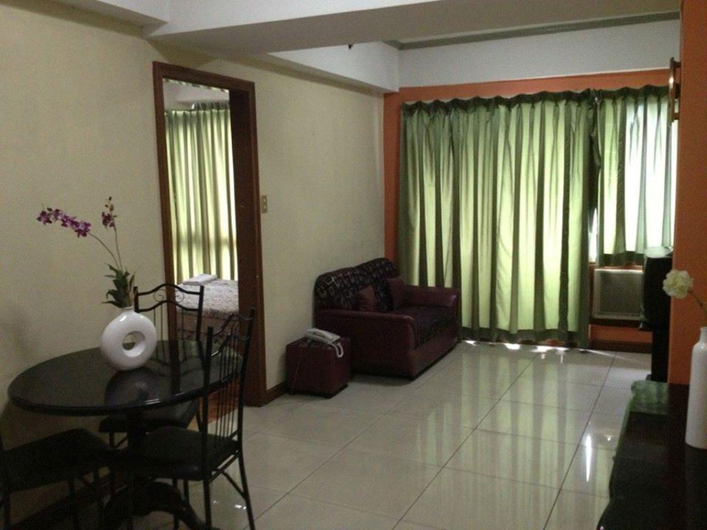 Mpt Suites Makati City Стая снимка