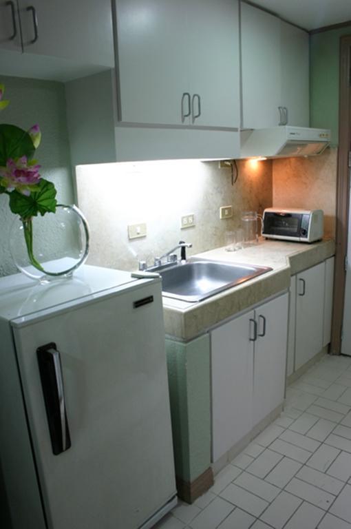 Mpt Suites Makati City Екстериор снимка