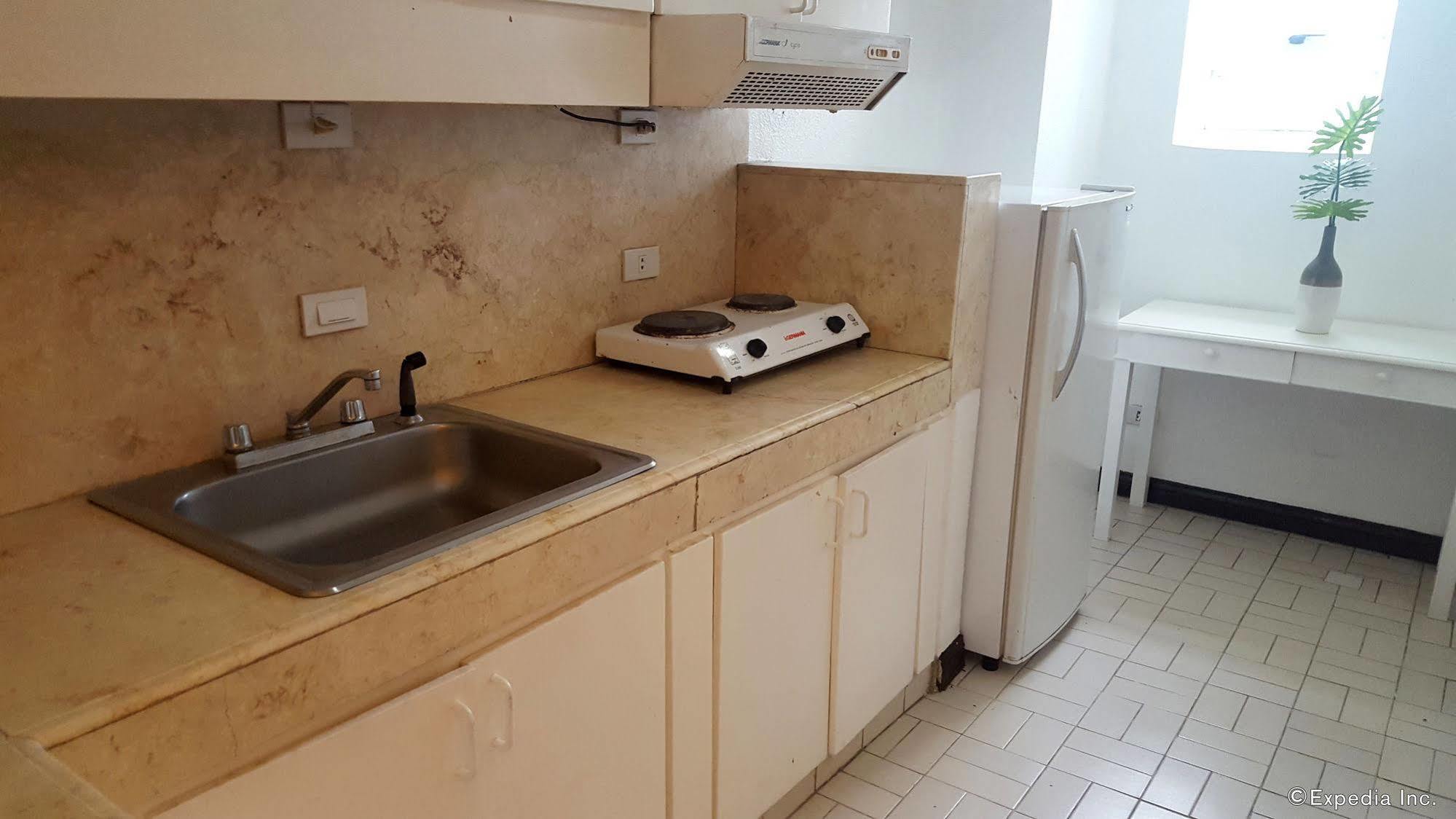 Mpt Suites Makati City Екстериор снимка