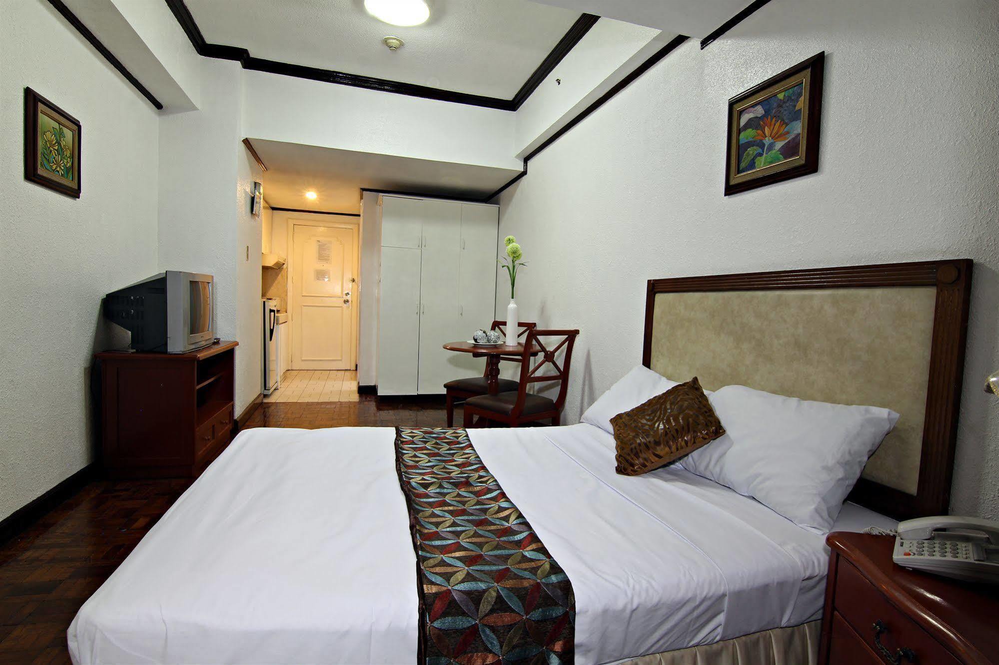 Mpt Suites Makati City Екстериор снимка