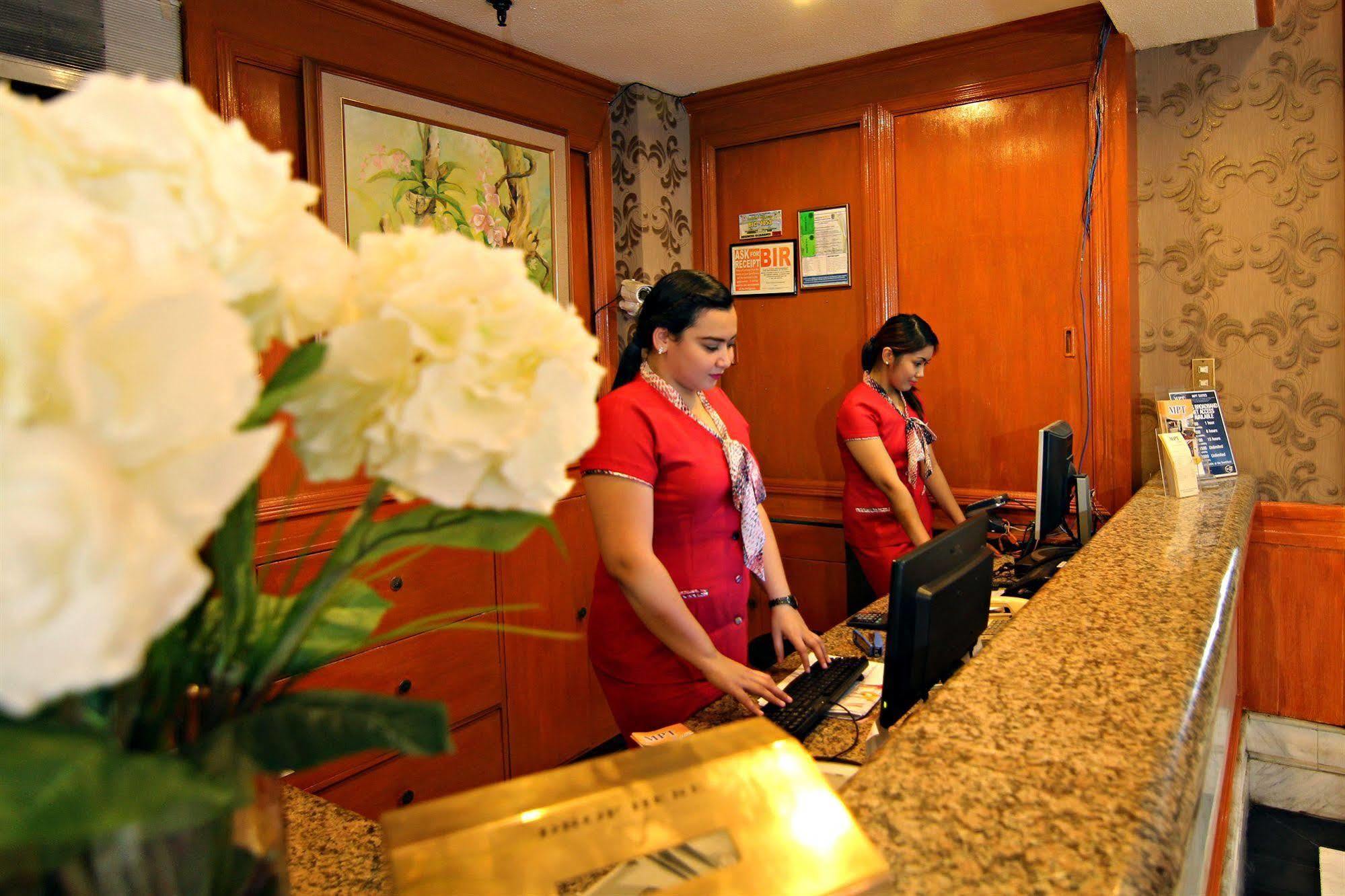 Mpt Suites Makati City Екстериор снимка